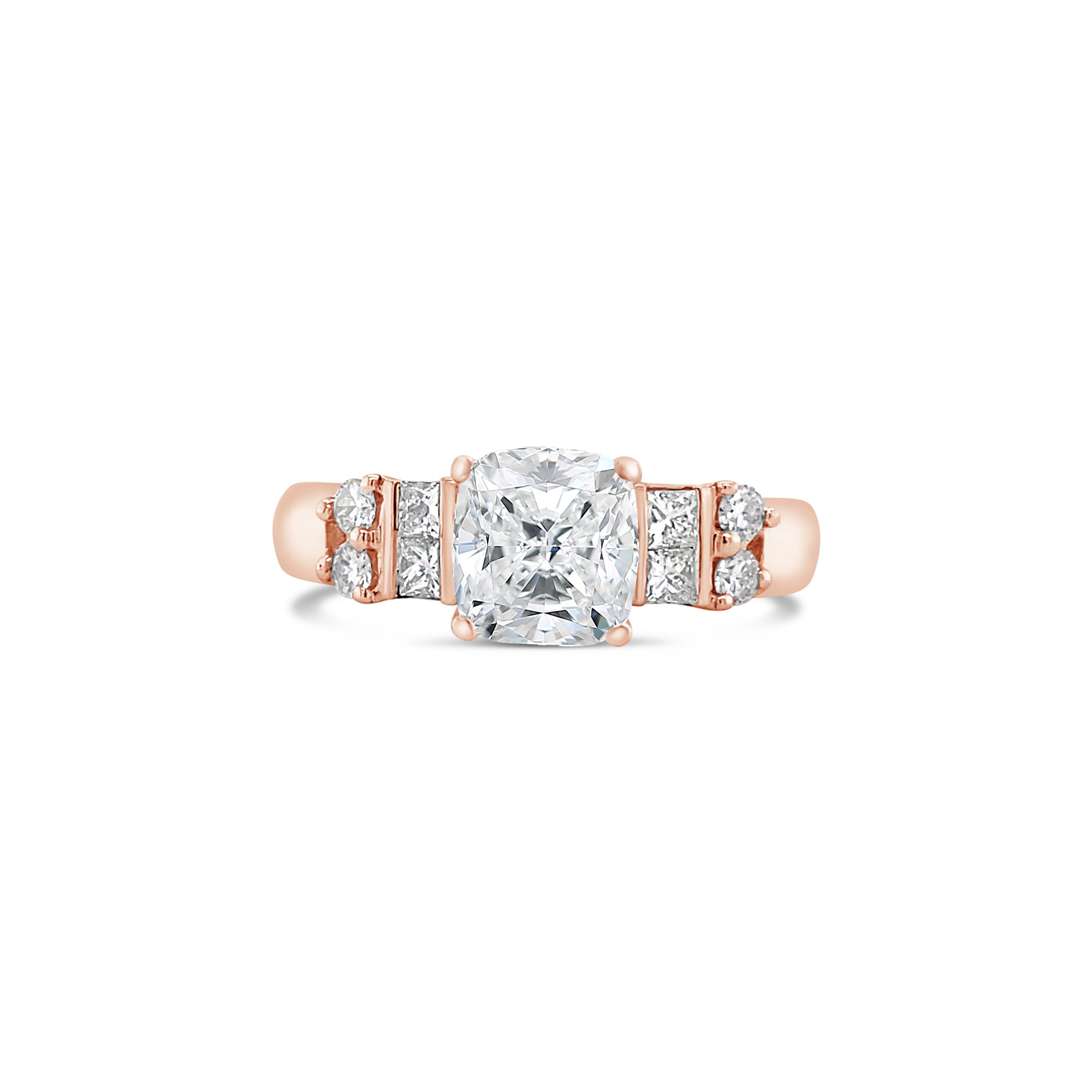Cushion cut store round diamond