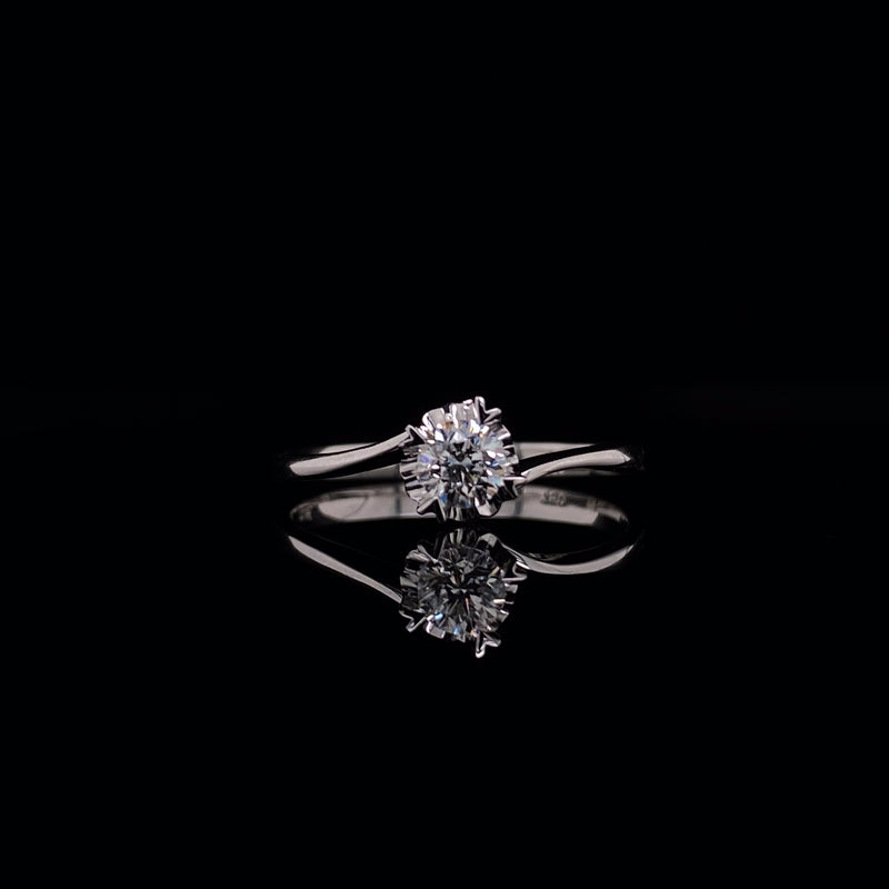 Heart shaped prong engagement ring