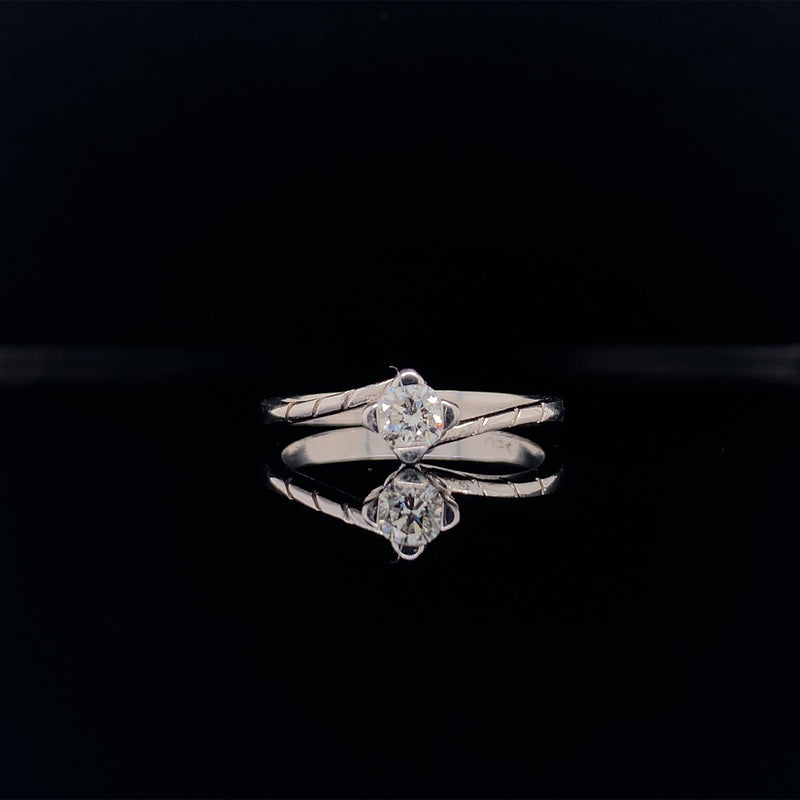 sleek lines diamond ring