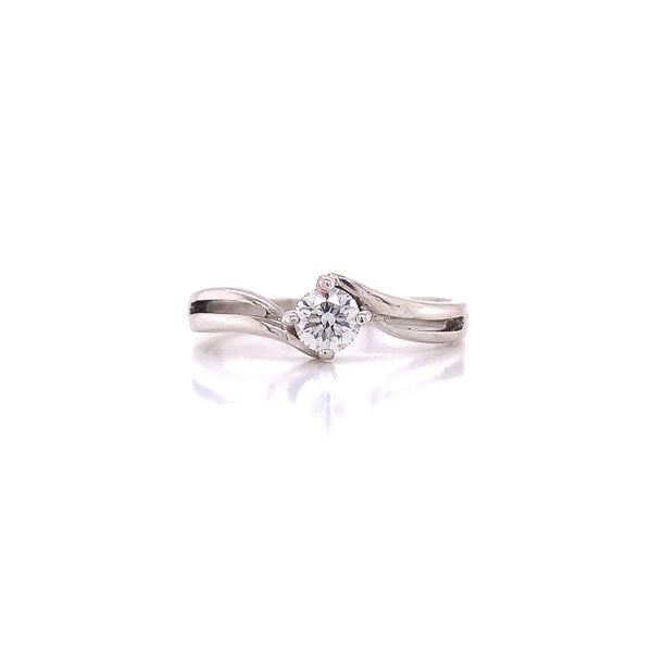 sleek diamond ring