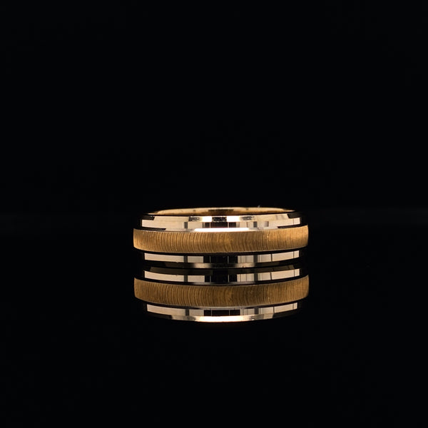 18k yellow gold ring with polished edging