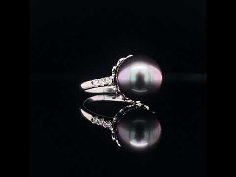 Pearl With Side Diamond Ring