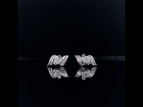 18k white gold diamond earrings video
