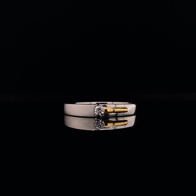 18k white and yellow gold sleek lines ring