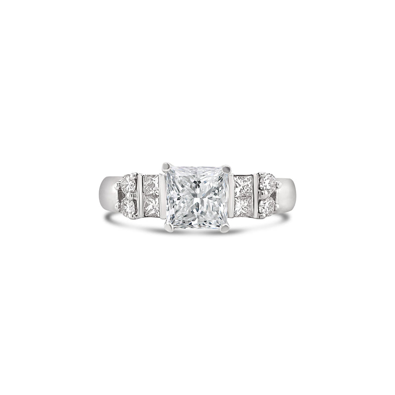 Princess cut diamond engagement ring